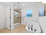 593 Taft St - Photo 17