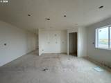 593 Taft St - Photo 5