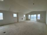 593 Taft St - Photo 6