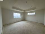 593 Taft St - Photo 7
