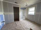 577 Taft St - Photo 7