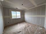 577 Taft St - Photo 9