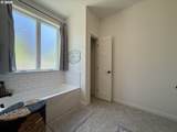 7205 Edge Cliff Dr - Photo 16