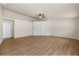 181 Oak Hollow Ln - Photo 17