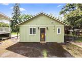 1067 Oak St - Photo 3