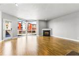 8135 Seneca St - Photo 9