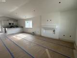 580 Arthur St - Photo 2