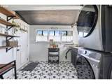 221 Walnut St - Photo 15
