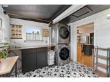 221 Walnut St - Photo 16