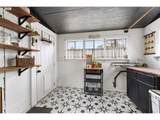 221 Walnut St - Photo 17