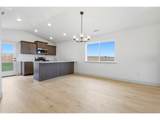 594 Taft St - Photo 10