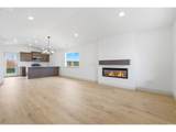 594 Taft St - Photo 6