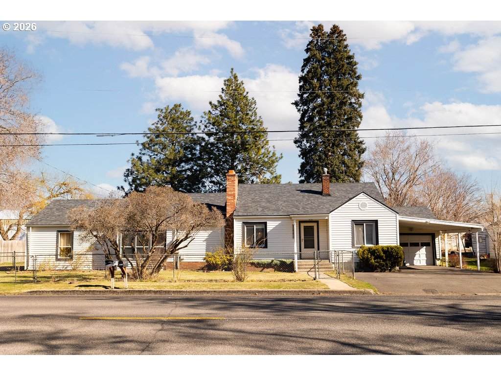 2703 Spruce St - Photo 1