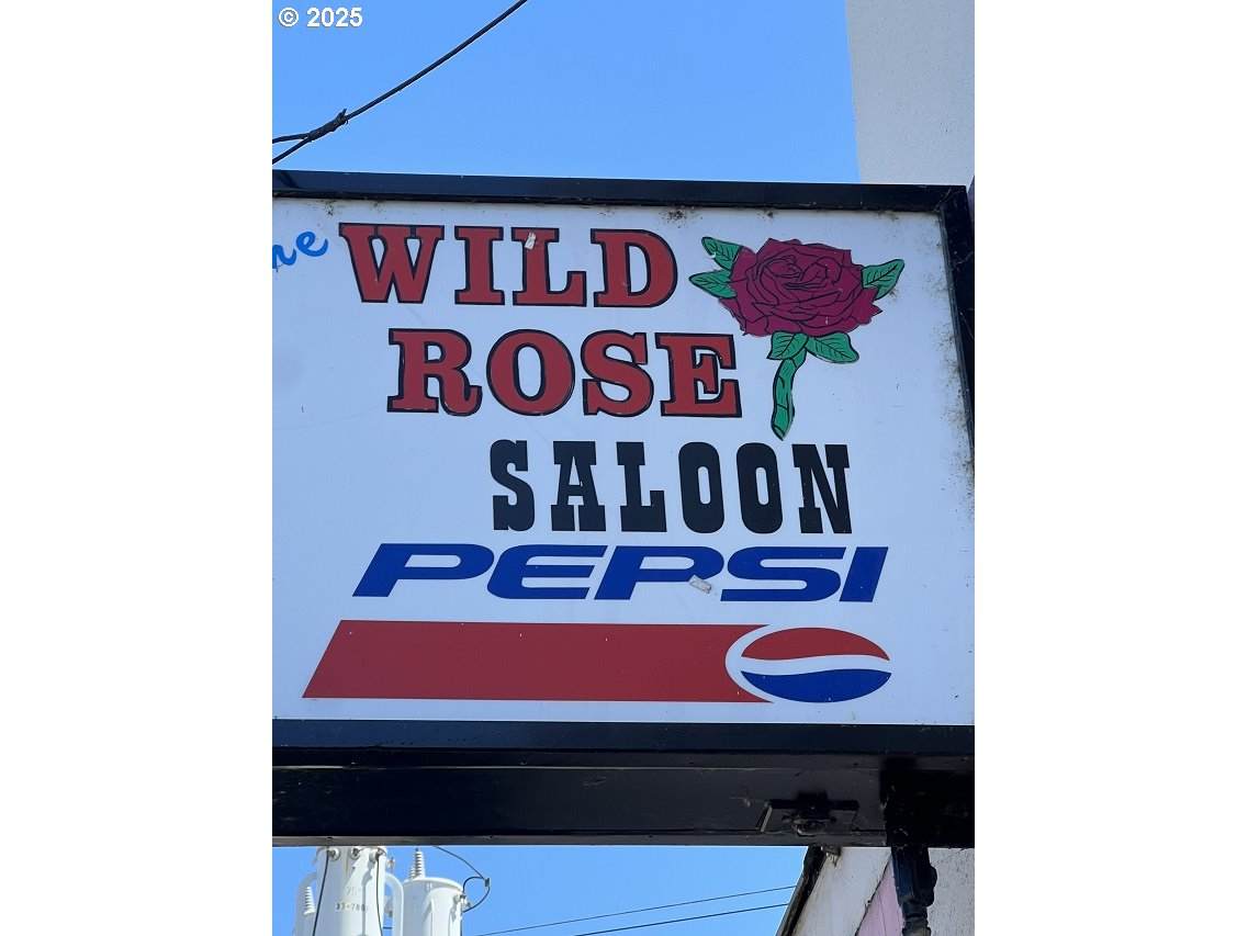 805 Stephens St - Photo 1