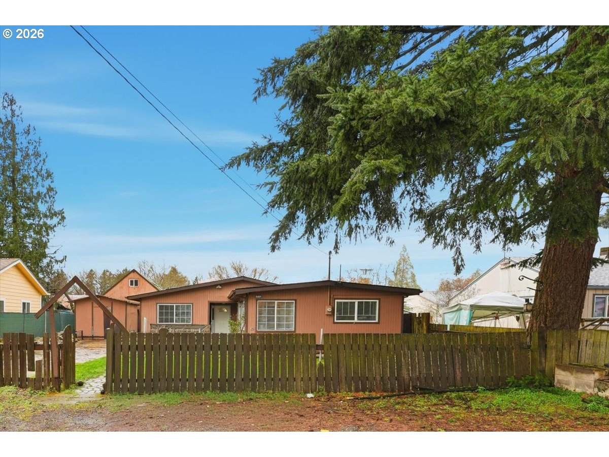 6401 Hazel St - Photo 1