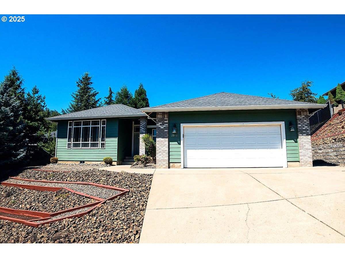 2380 Glenmar Dr - Photo 1