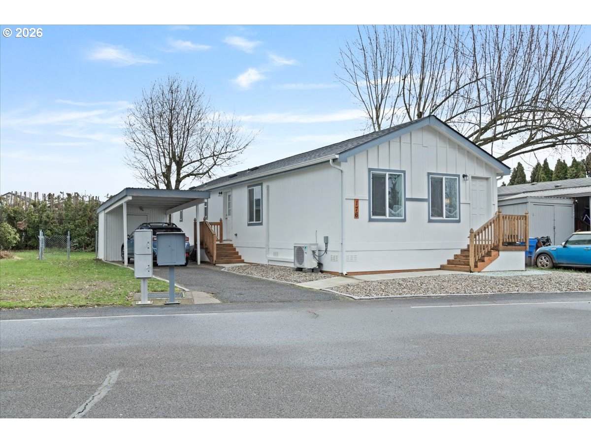 176 Clearwater Ave - Photo 1