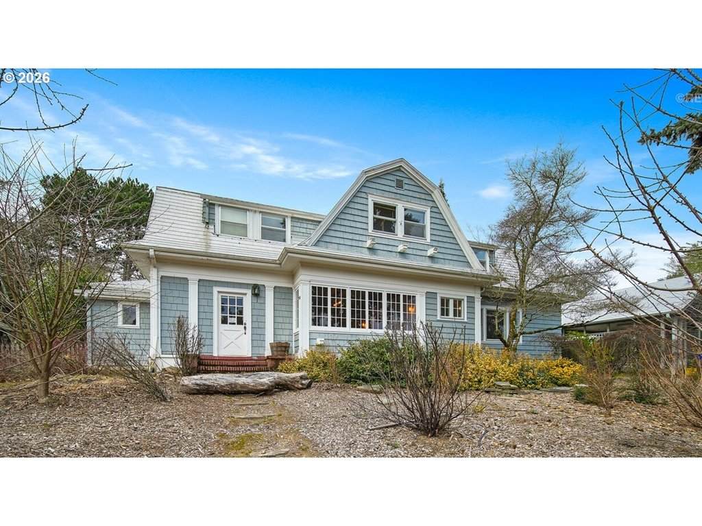 6533 34TH Ave - Photo 1