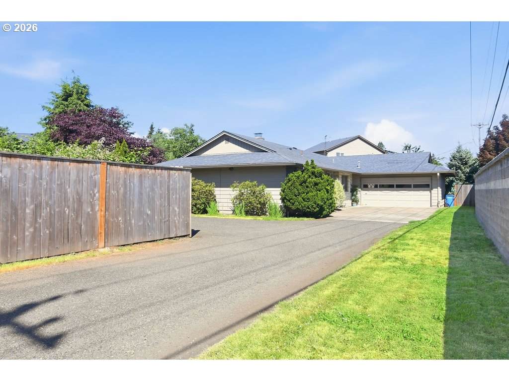 https://bt-photos.global.ssl.fastly.net/portland/orig_boomver_1_172027044-2.jpg