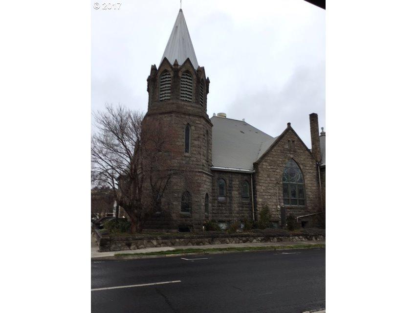 352 2ND St - Photo 1