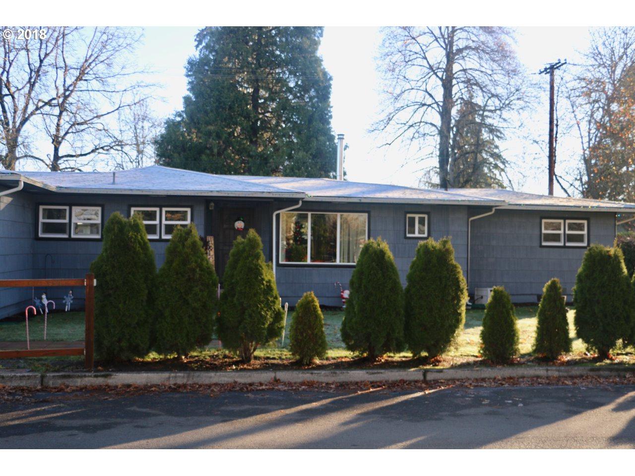 885 25TH Pl - Photo 1