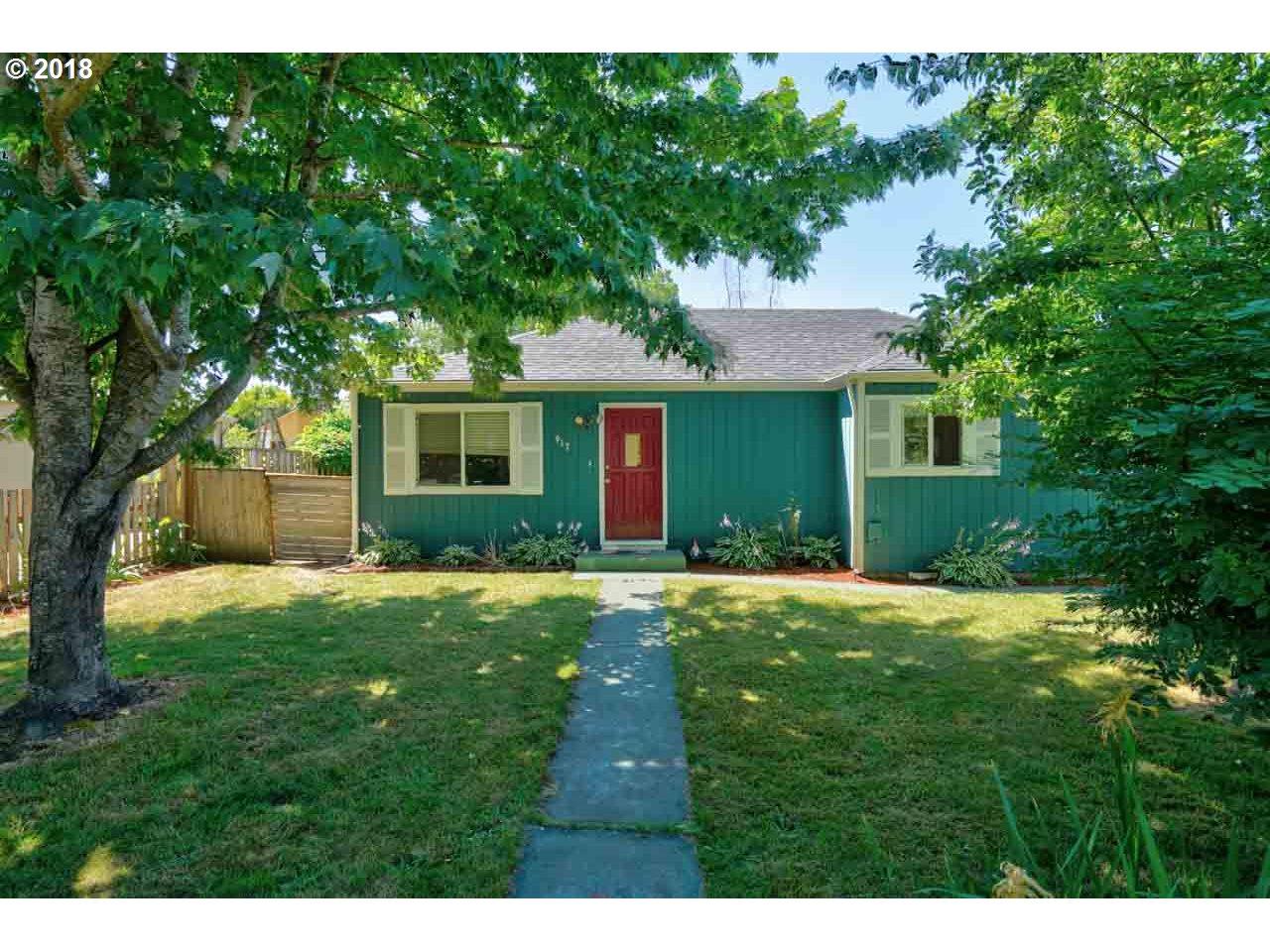 917 Norman Ave - Photo 1