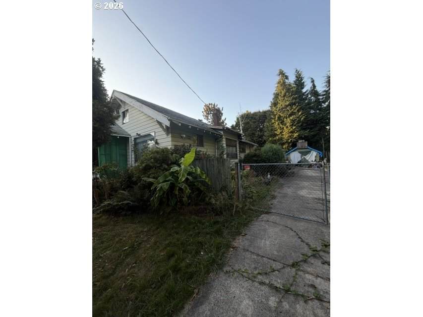 https://bt-photos.global.ssl.fastly.net/portland/orig_boomver_1_189866816-2.jpg