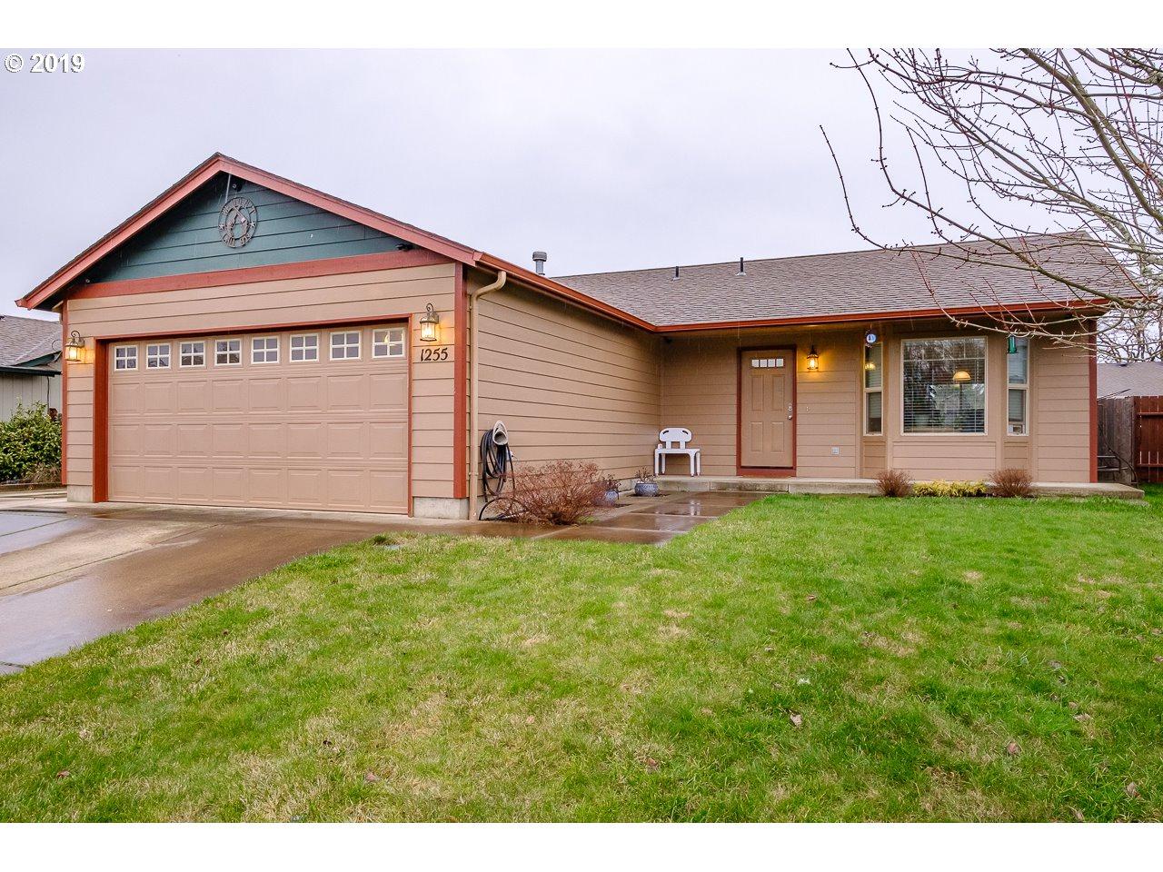 1255 Linden Ct - Photo 1