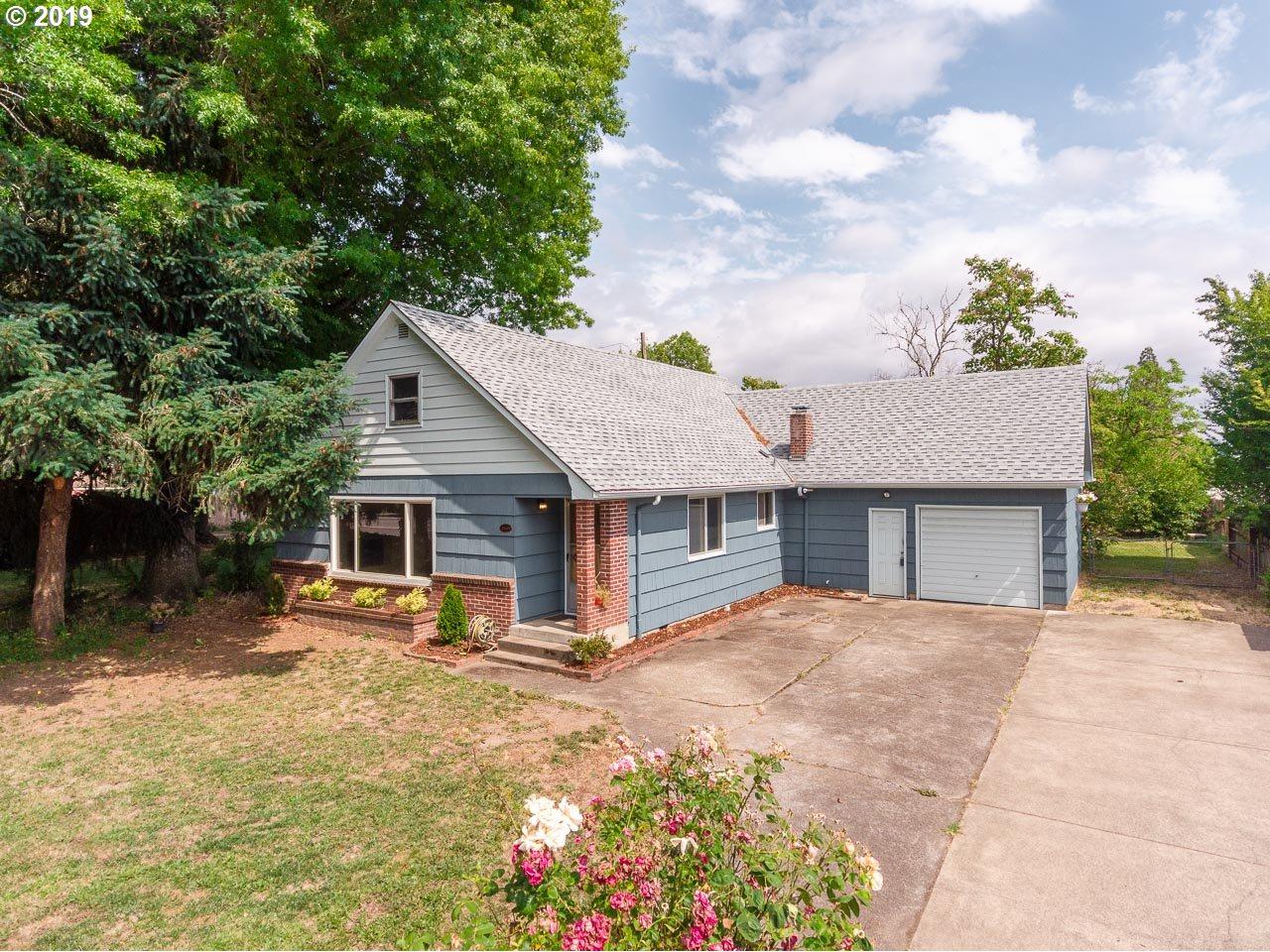 1830 Queen Ave - Photo 1