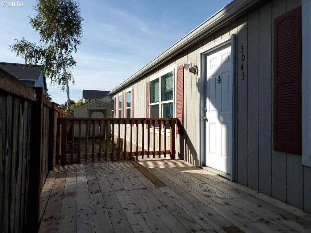 3043 Hollyridge Loop - Photo 1