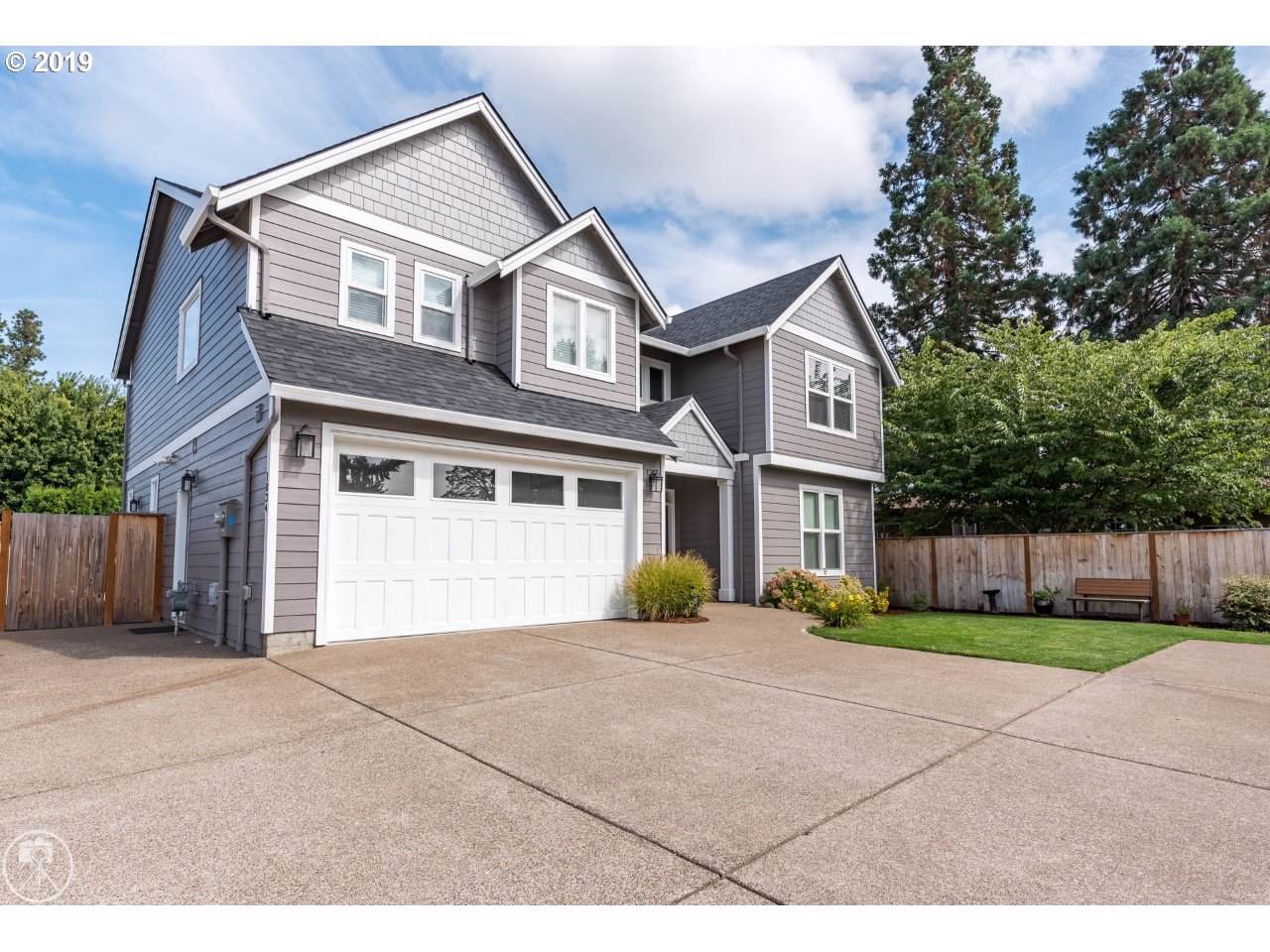 1834 Jean Ln - Photo 1