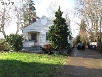 900 Park Ave - Photo 1