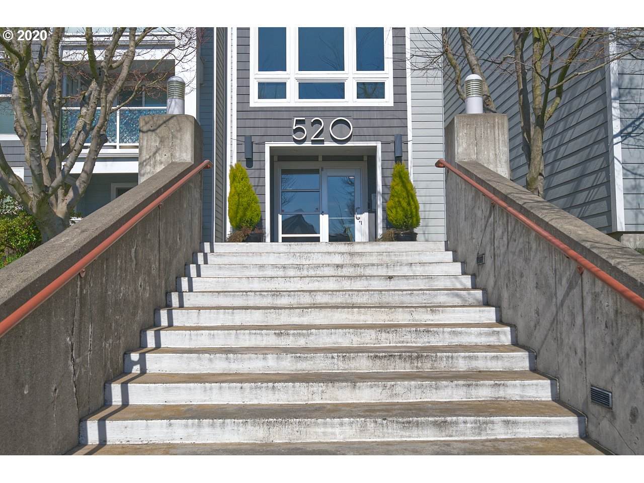 520 Columbia River Dr - Photo 1