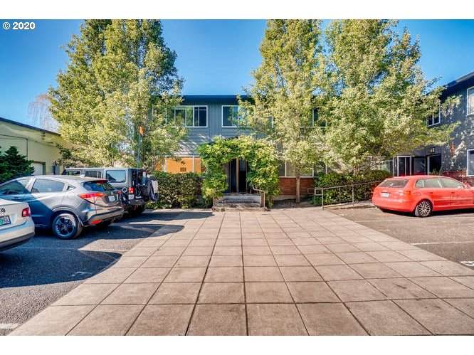2301 Caruthers St - Photo 1