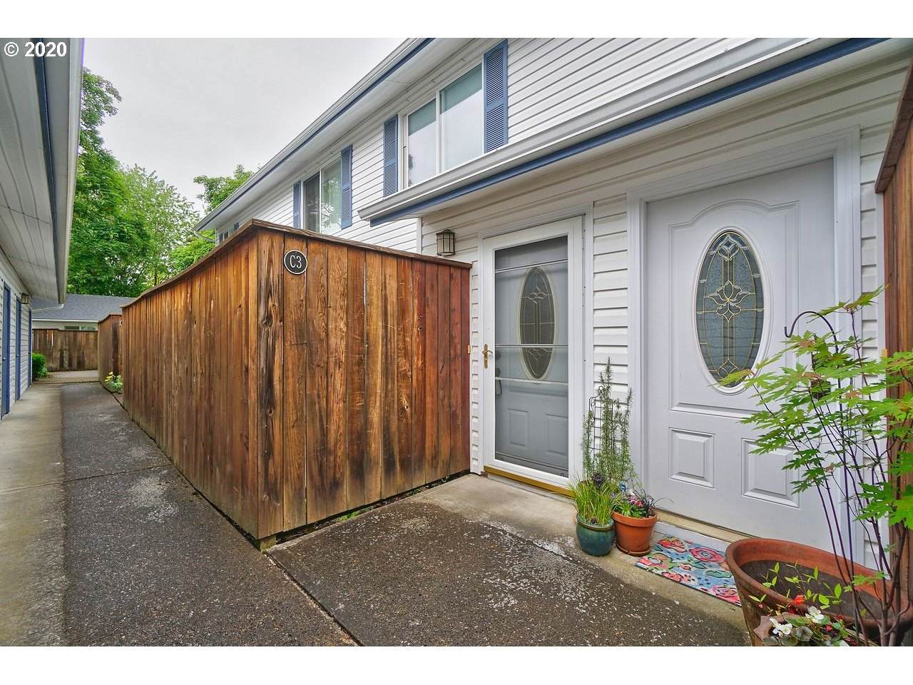 28740 Parkway Ave - Photo 1