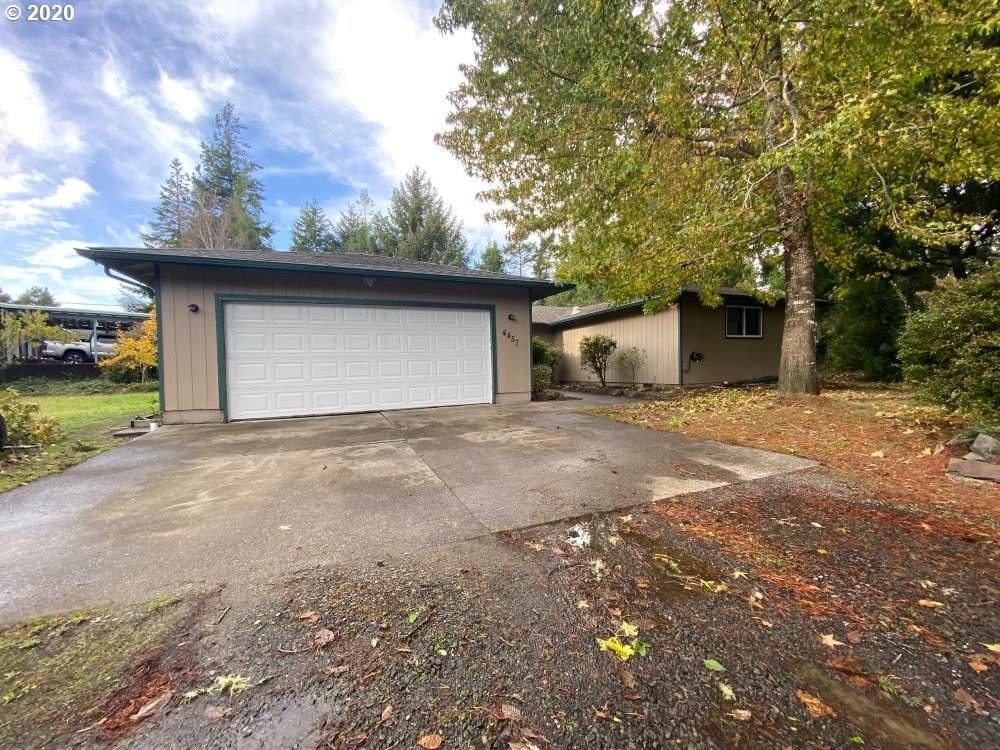4457 Spruce St - Photo 1