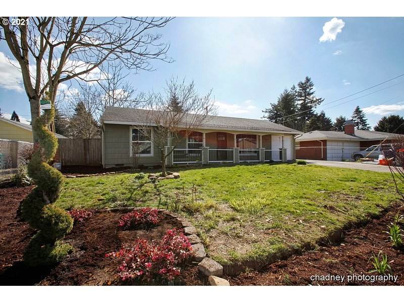 18504 Everett St - Photo 1