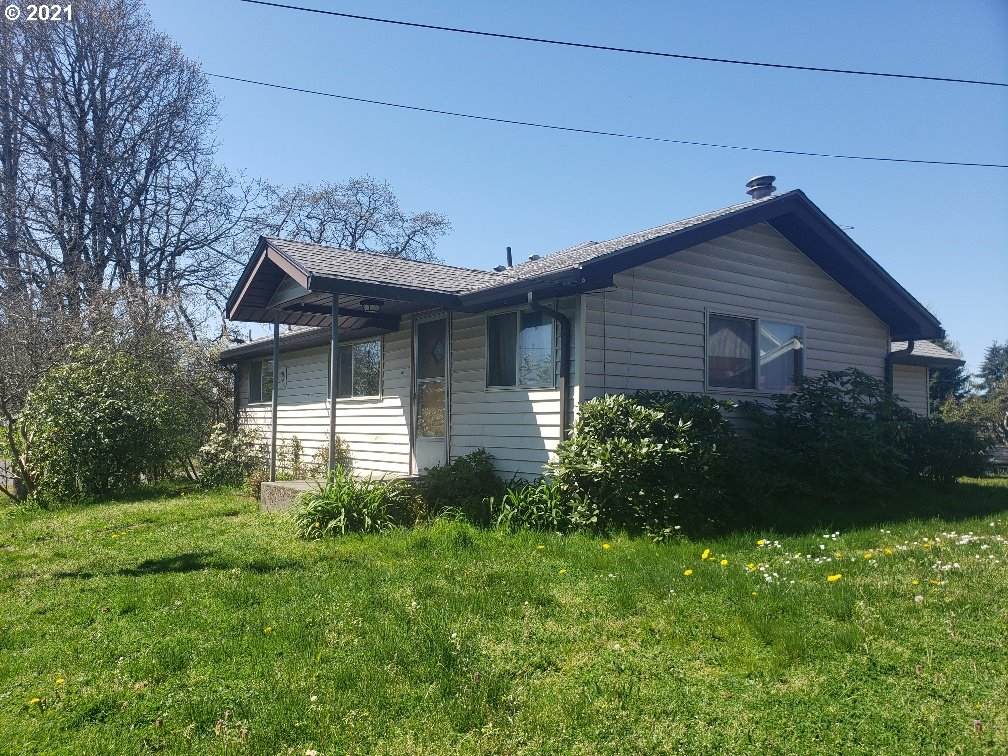 394 10TH St - Photo 1