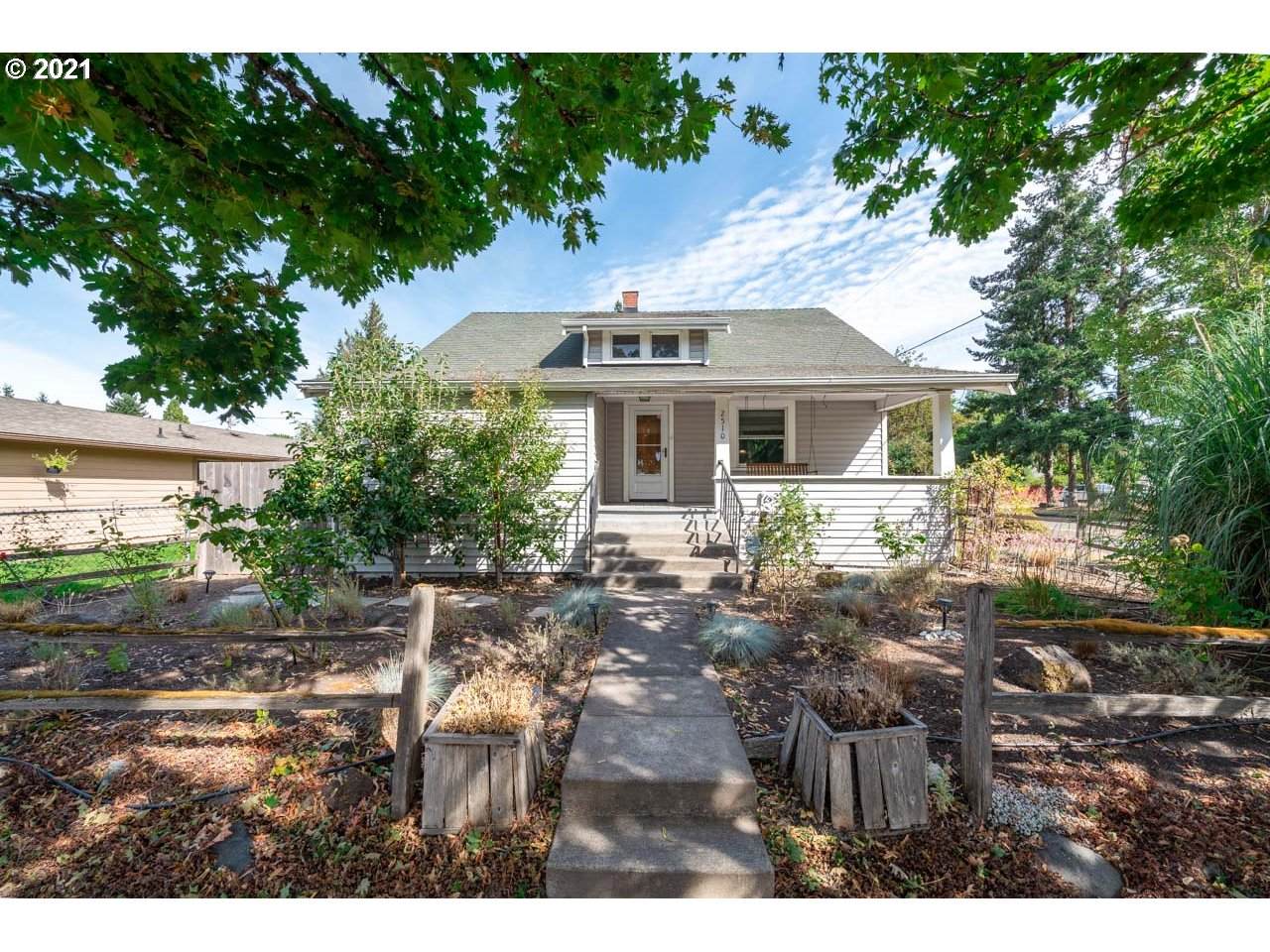 2510 Laurel Ave - Photo 1