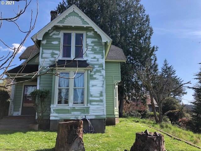 634 Oak St - Photo 1