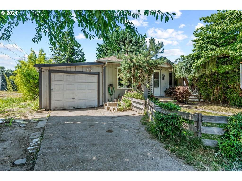217 25TH Ave - Photo 1
