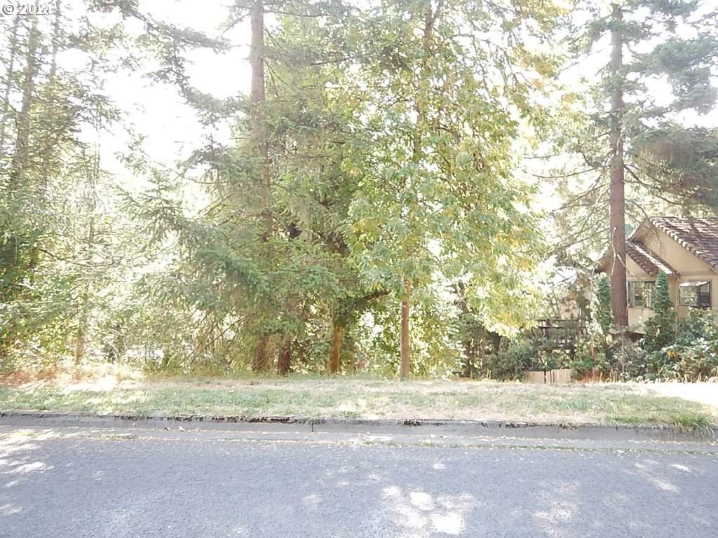 Next To 27 Marlboro - Photo 1