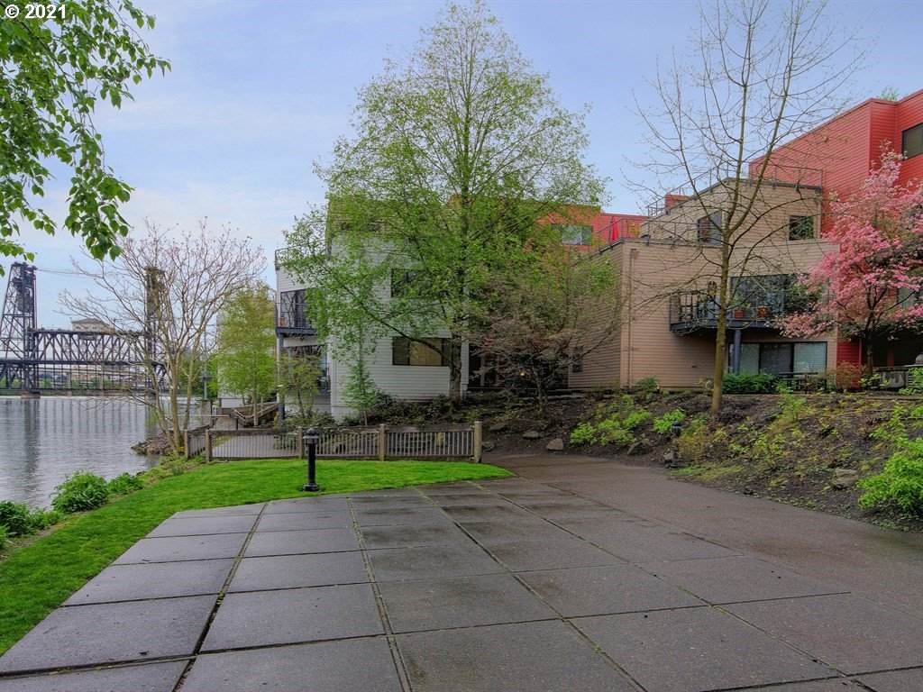 930 Naito Pkwy - Photo 1
