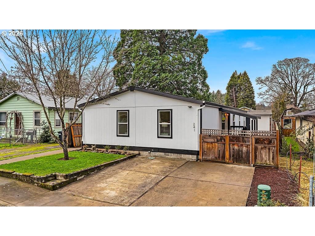 241 Wade St - Photo 1