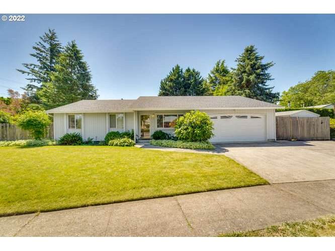 19822 Holladay St - Photo 1