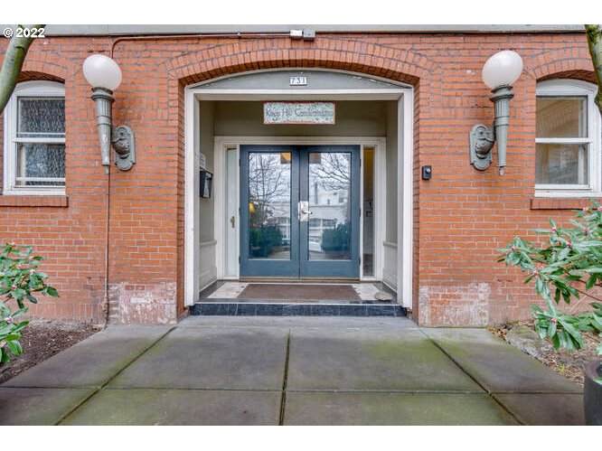 731 King Ave - Photo 1