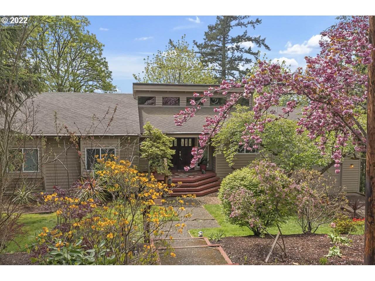 447 Forest Hills Way - Photo 1