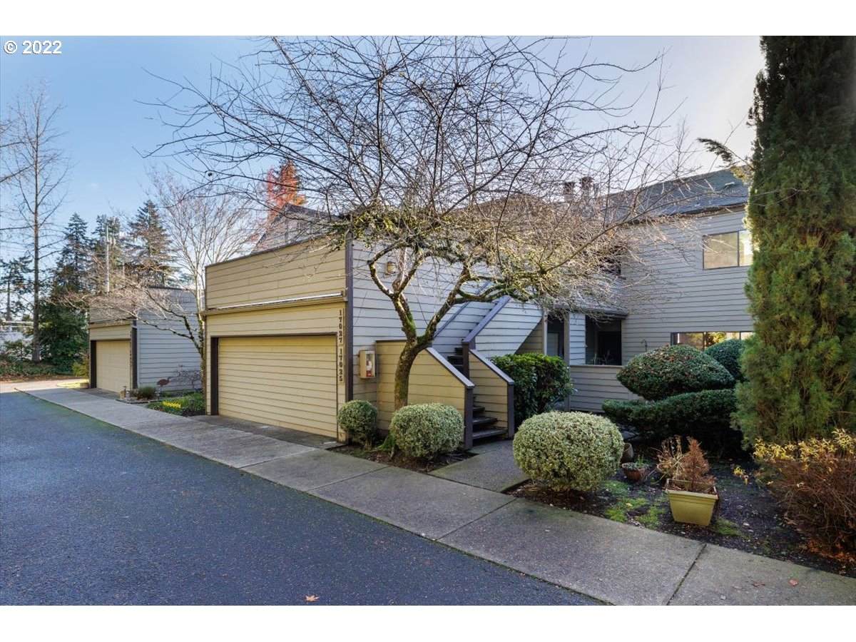 17027 Versailles Ln - Photo 1
