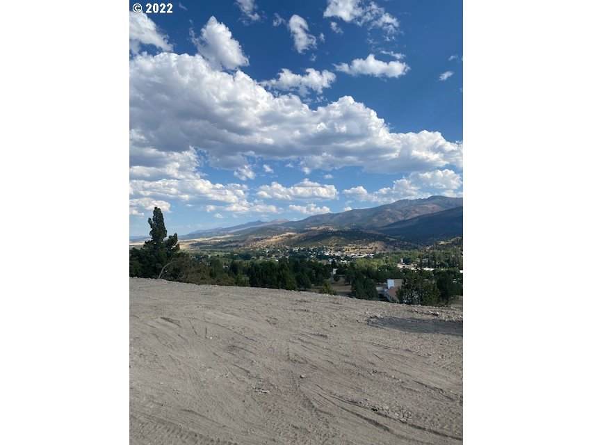203 Valley View - Photo 1