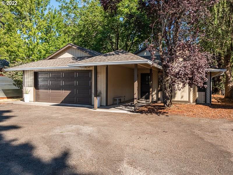 10613 Stanley Ave - Photo 1